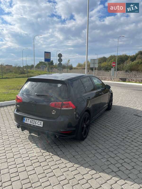 Хэтчбек Volkswagen Golf 2013 в Львове