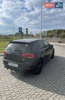 Хетчбек Volkswagen Golf 2013 в 