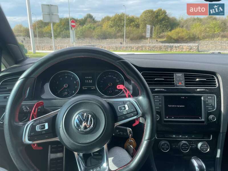 Хэтчбек Volkswagen Golf 2013 в Львове