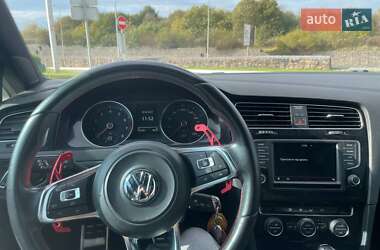 Хетчбек Volkswagen Golf 2013 в 