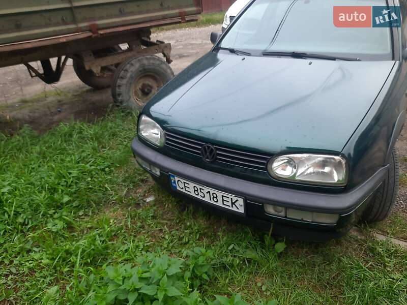 Хетчбек Volkswagen Golf 1995 в Чернівцях