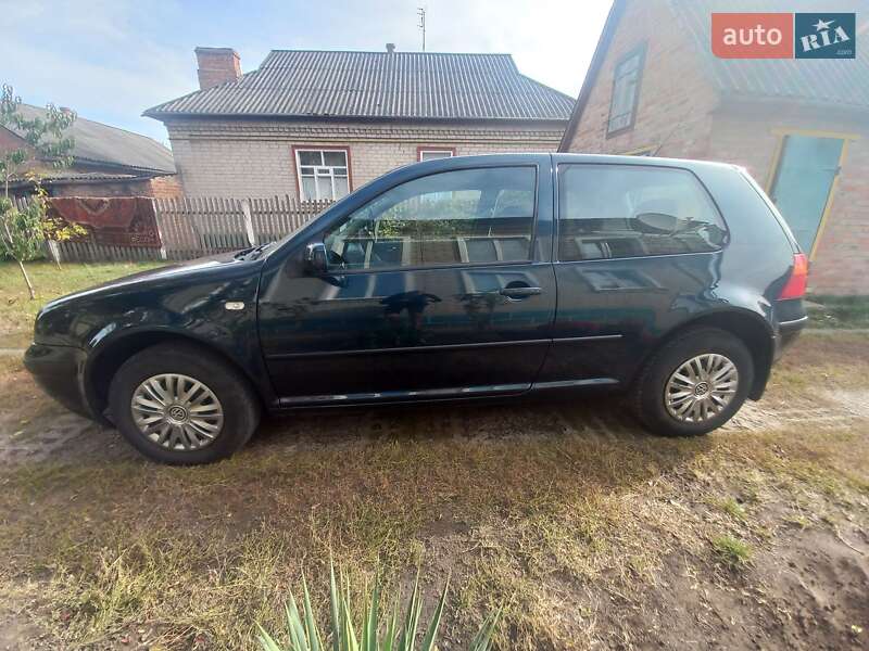 Хэтчбек Volkswagen Golf 2001 в Кропивницком