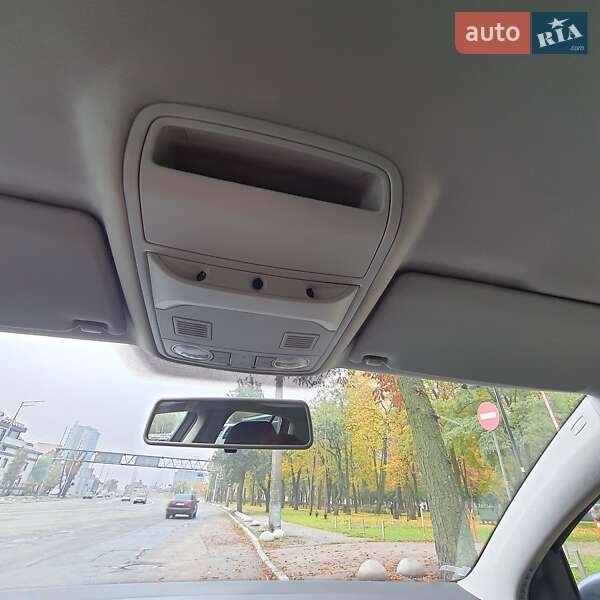 Хэтчбек Volkswagen Golf 2012 в Киеве