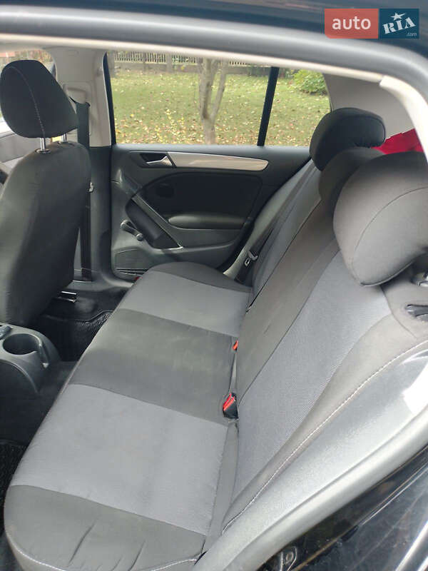 Хетчбек Volkswagen Golf 2010 в Івано-Франківську
