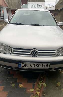 Хетчбек Volkswagen Golf 1999 в Острозі