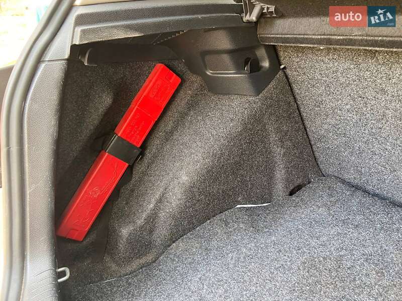 Хетчбек Volkswagen Golf 2012 в Черкасах