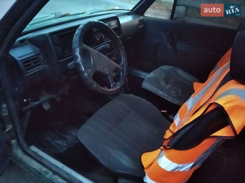 Хетчбек Volkswagen Golf 1986 в Мурованих Курилівцях