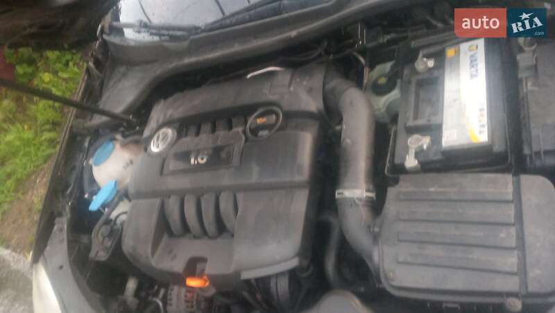 Хетчбек Volkswagen Golf 2005 в Захарівці