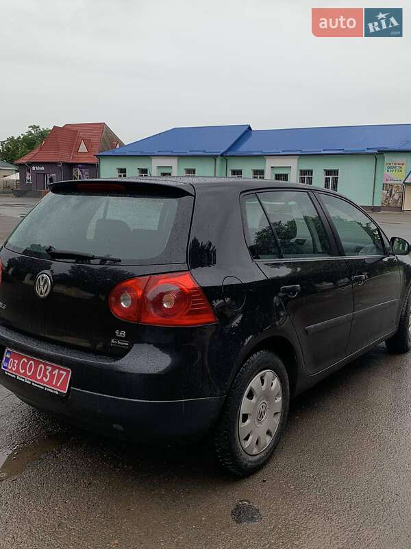 Хетчбек Volkswagen Golf 2005 в Захарівці