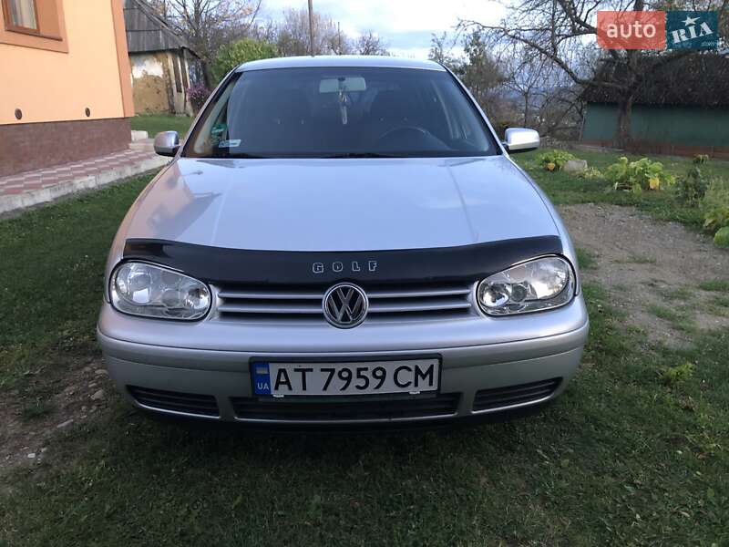 Хэтчбек Volkswagen Golf 2002 в Косове