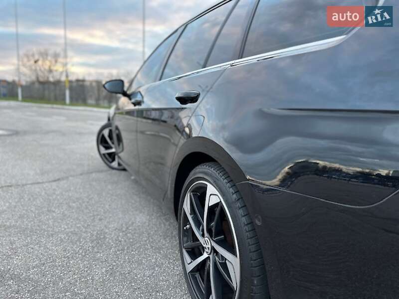 Універсал Volkswagen Golf 2015 в Харкові