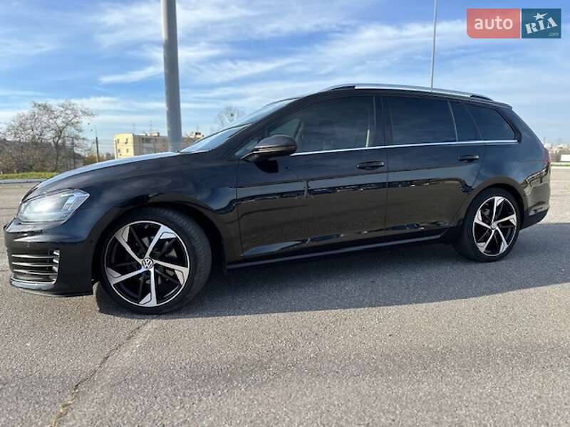 Універсал Volkswagen Golf 2015 в Харкові
