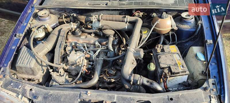 Хетчбек Volkswagen Golf 1994 в Зарічному