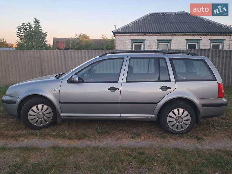 Універсал Volkswagen Golf 2005 в Зміїві