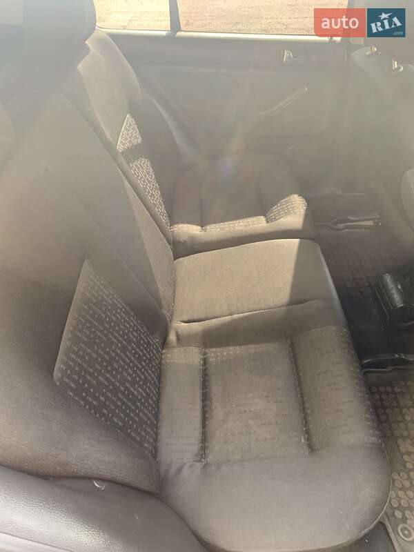 Хэтчбек Volkswagen Golf 2003 в Житомире фото 4 Хэтчбек Volkswagen Golf 2003 в Житомире