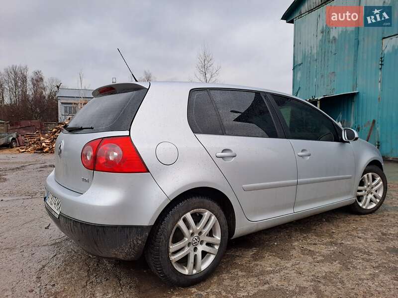 Хетчбек Volkswagen Golf 2008 в Ізюмі