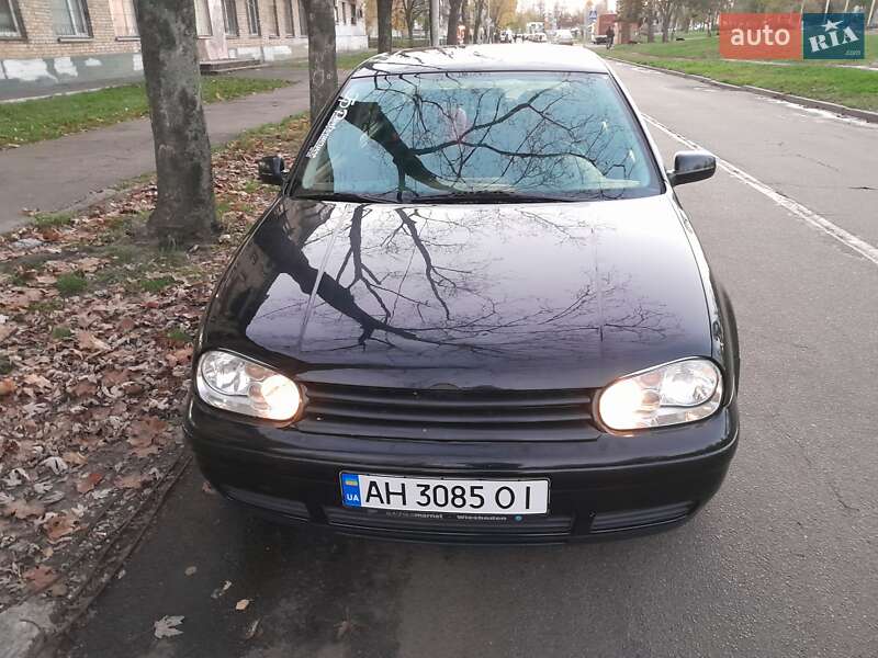 Хэтчбек Volkswagen Golf 2000 в Киеве