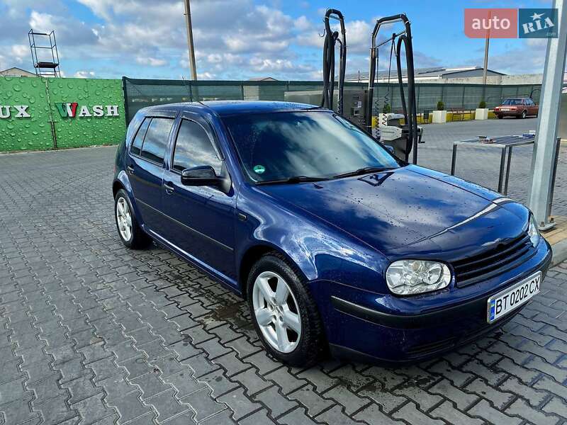 Хетчбек Volkswagen Golf 2002 в Одесі
