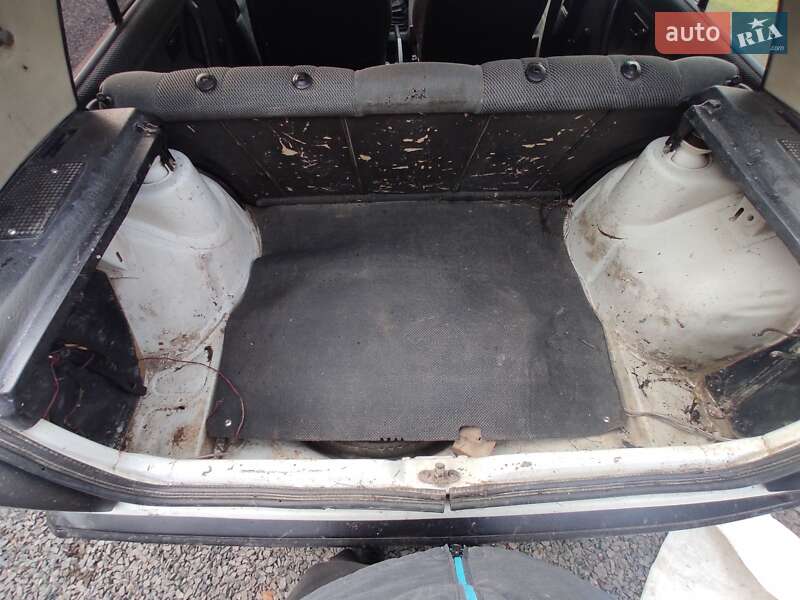 Хетчбек Volkswagen Golf 1990 в Луцьку