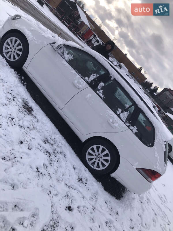 Универсал Volkswagen Golf 2011 в Луцке