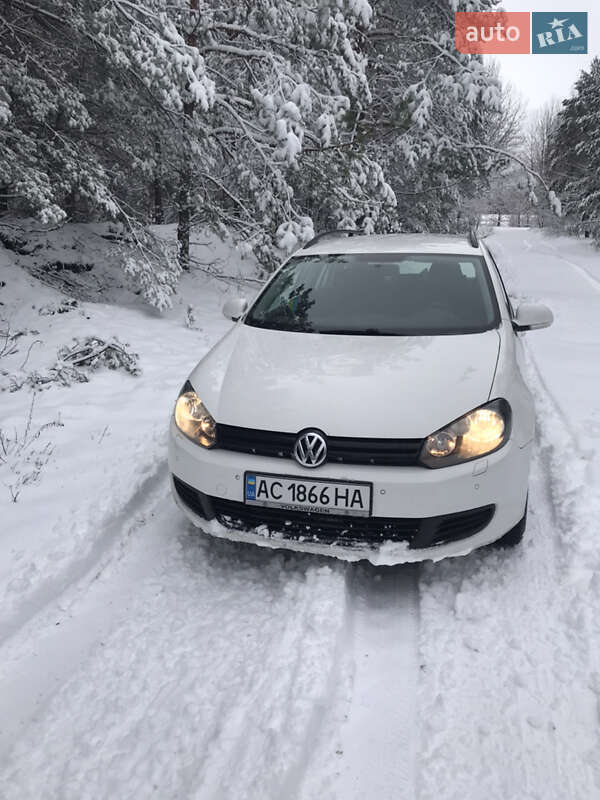 Универсал Volkswagen Golf 2011 в Луцке