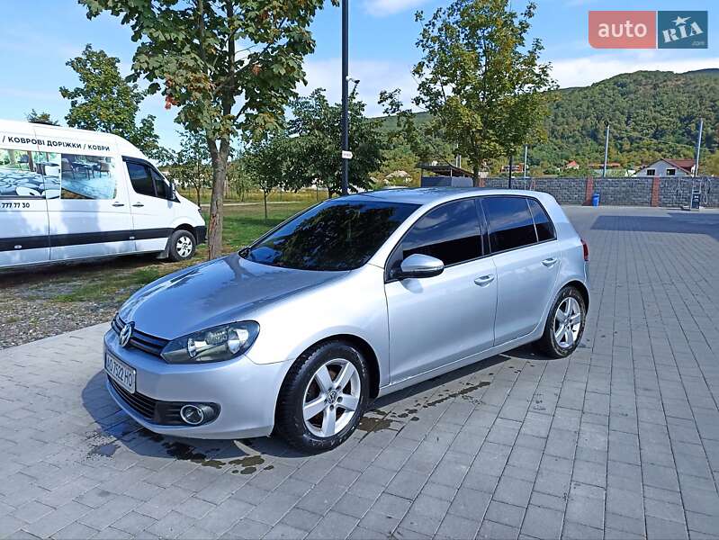Хэтчбек Volkswagen Golf 2012 в Виноградове