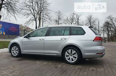 Хэтчбек Volkswagen Golf 2019 в Киеве