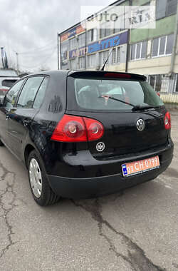 Хетчбек Volkswagen Golf 2006 в Чернігові