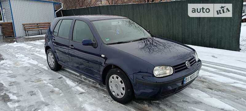 Хетчбек Volkswagen Golf 2002 в Гадячі