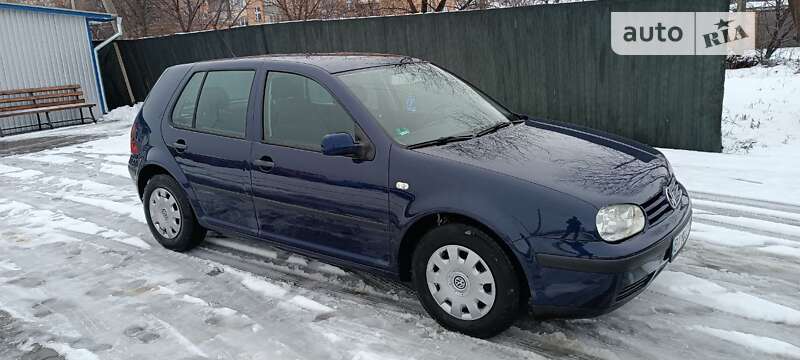 Хетчбек Volkswagen Golf 2002 в Гадячі