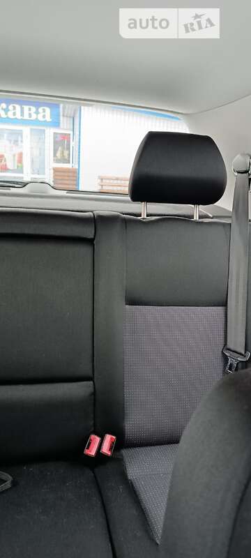 Хетчбек Volkswagen Golf 2002 в Гадячі