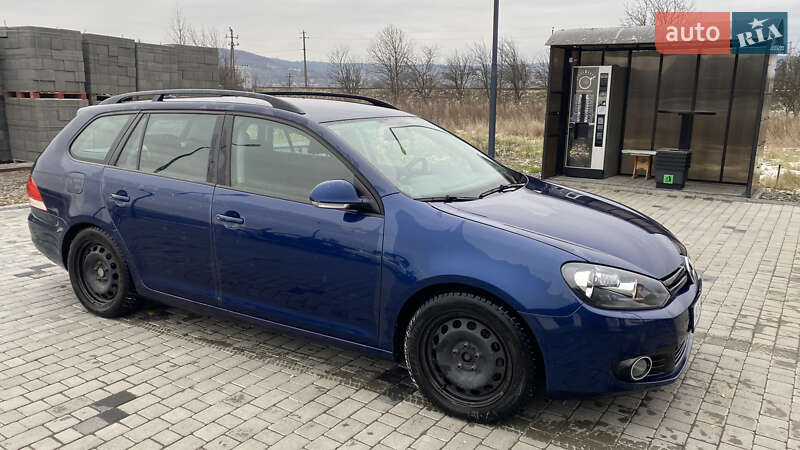 Универсал Volkswagen Golf 2010 в Хусте