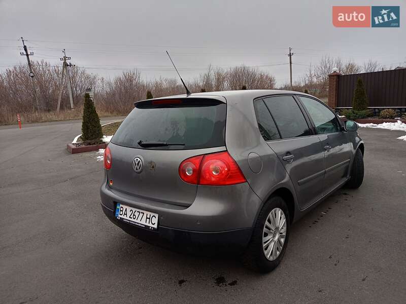 Хетчбек Volkswagen Golf 2008 в Благовіщенську