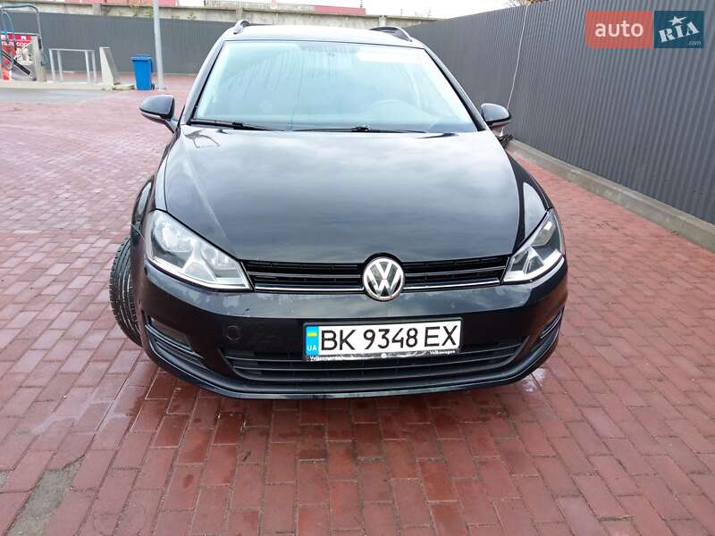 Універсал Volkswagen Golf 2016 в Сарнах