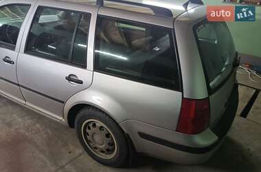 Универсал Volkswagen Golf 2001 в Виноградове