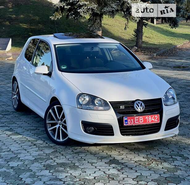 Хетчбек Volkswagen Golf 2008 в Дубні