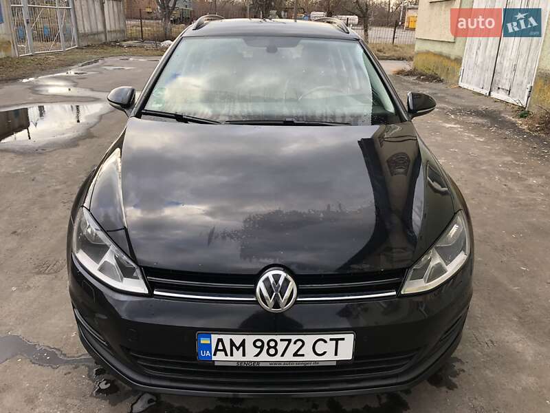 Универсал Volkswagen Golf 2015 в Иванкове