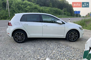 Хетчбек Volkswagen Golf 2020 в Чернівцях