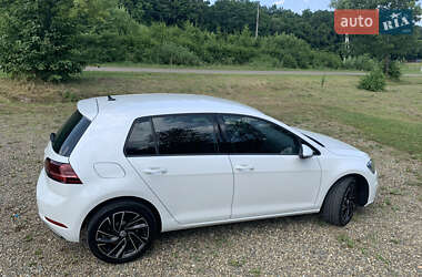 Хэтчбек Volkswagen Golf 2020 в Черновцах