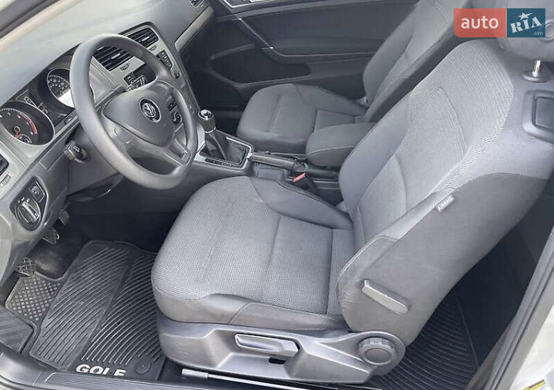 Хетчбек Volkswagen Golf 2014 в Яворові