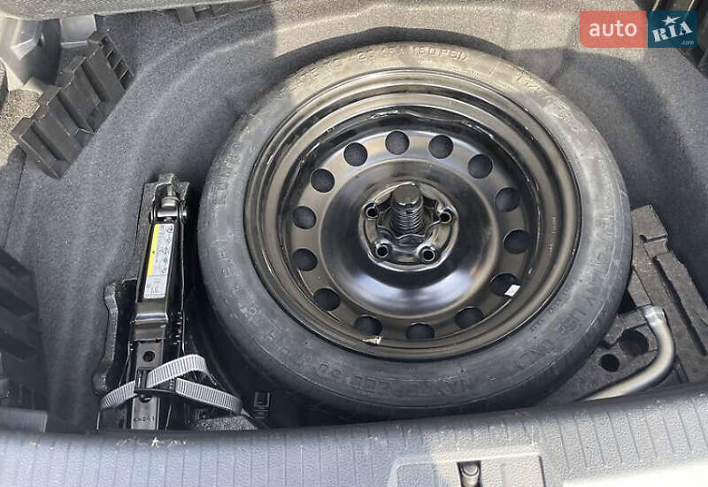 Хетчбек Volkswagen Golf 2014 в Яворові