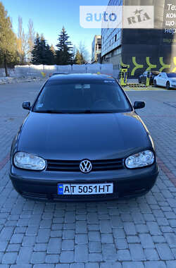Хэтчбек Volkswagen Golf 2000 в Ивано-Франковске