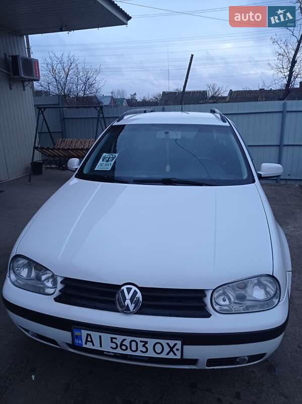 Универсал Volkswagen Golf 2001 в Березанке
