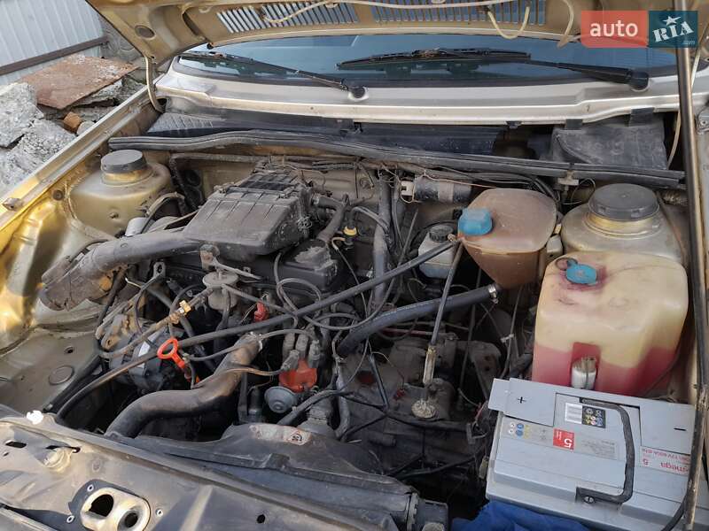 Хетчбек Volkswagen Golf 1989 в Калуші