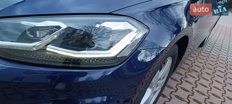 Универсал Volkswagen Golf 2017 в Ужгороде
