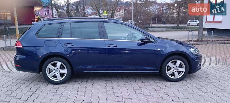 Универсал Volkswagen Golf 2017 в Ужгороде
