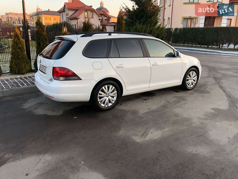 Універсал Volkswagen Golf 2011 в Шептицькому