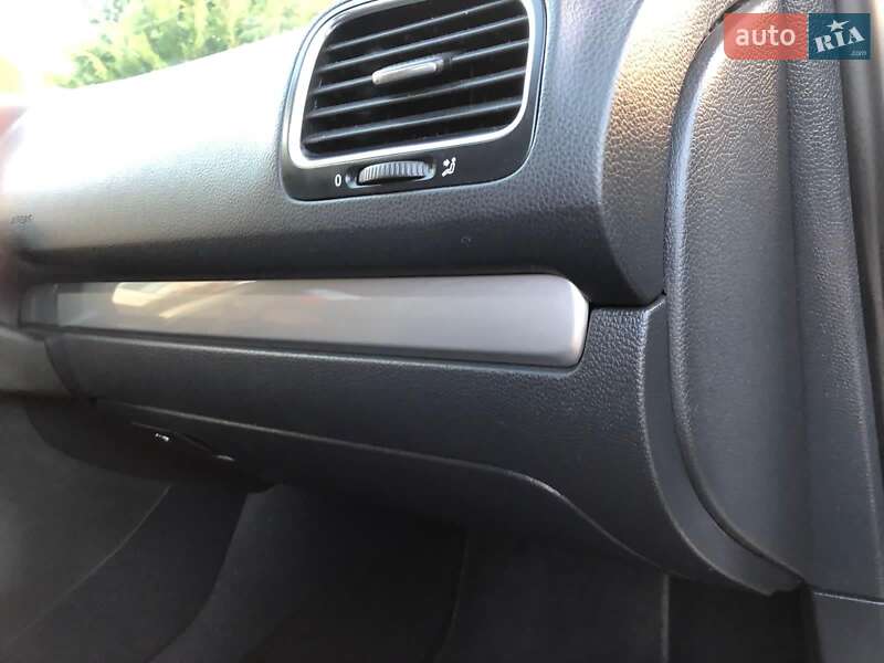 Універсал Volkswagen Golf 2011 в Шептицькому