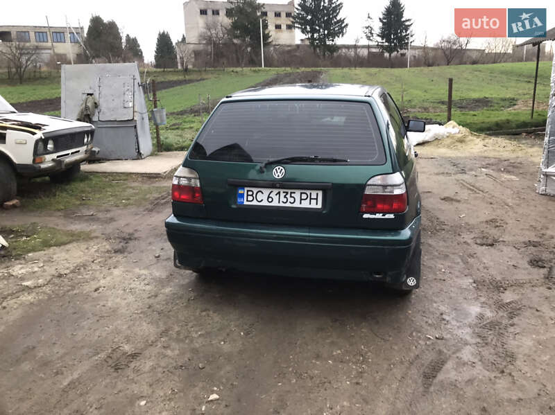 Хэтчбек Volkswagen Golf 1995 в Самборе