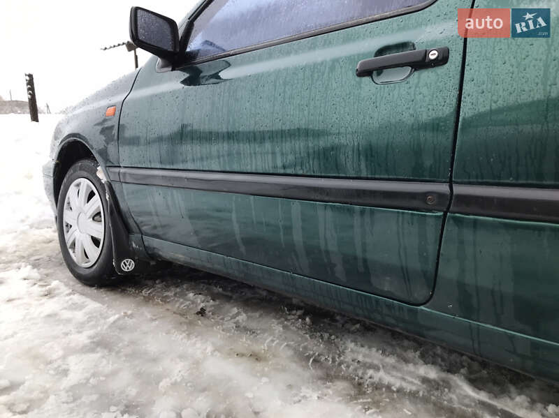 Хэтчбек Volkswagen Golf 1995 в Самборе